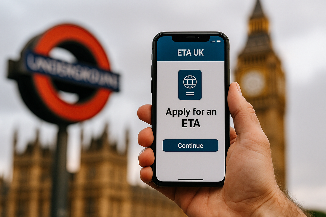 Application mobile ETA UK sur smartphone – alternative 2025 : main tenant un téléphone affichant l’interface de demande/validation de l’autorisation de voyage.